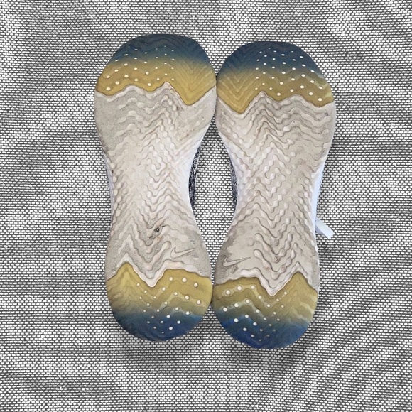 Nike Epic React Flyknit 2 shoes - Picture 8 of 8